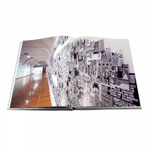 Книга Timestory: The Illustrative Collages of Lorenzo Petrantoni