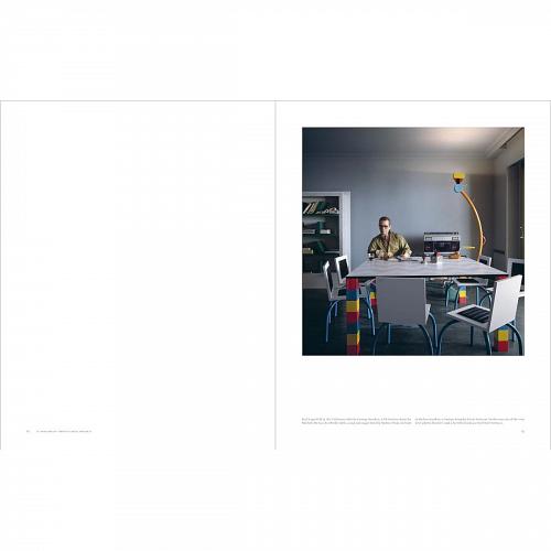 Книга Karl Lagerfeld A Life in House